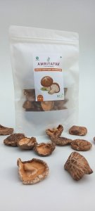 Gourmet sun dried shiiatke mushrooms, grown with harmful chemicals and packed in airtight pouches for maximum freshness. 